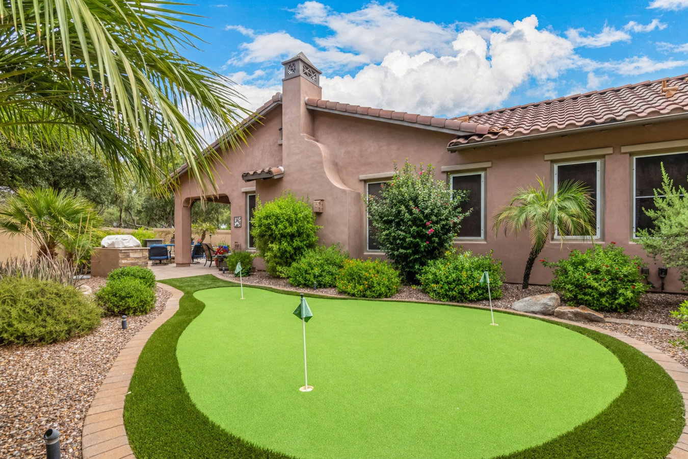 Putting green turf in West Covina, CA